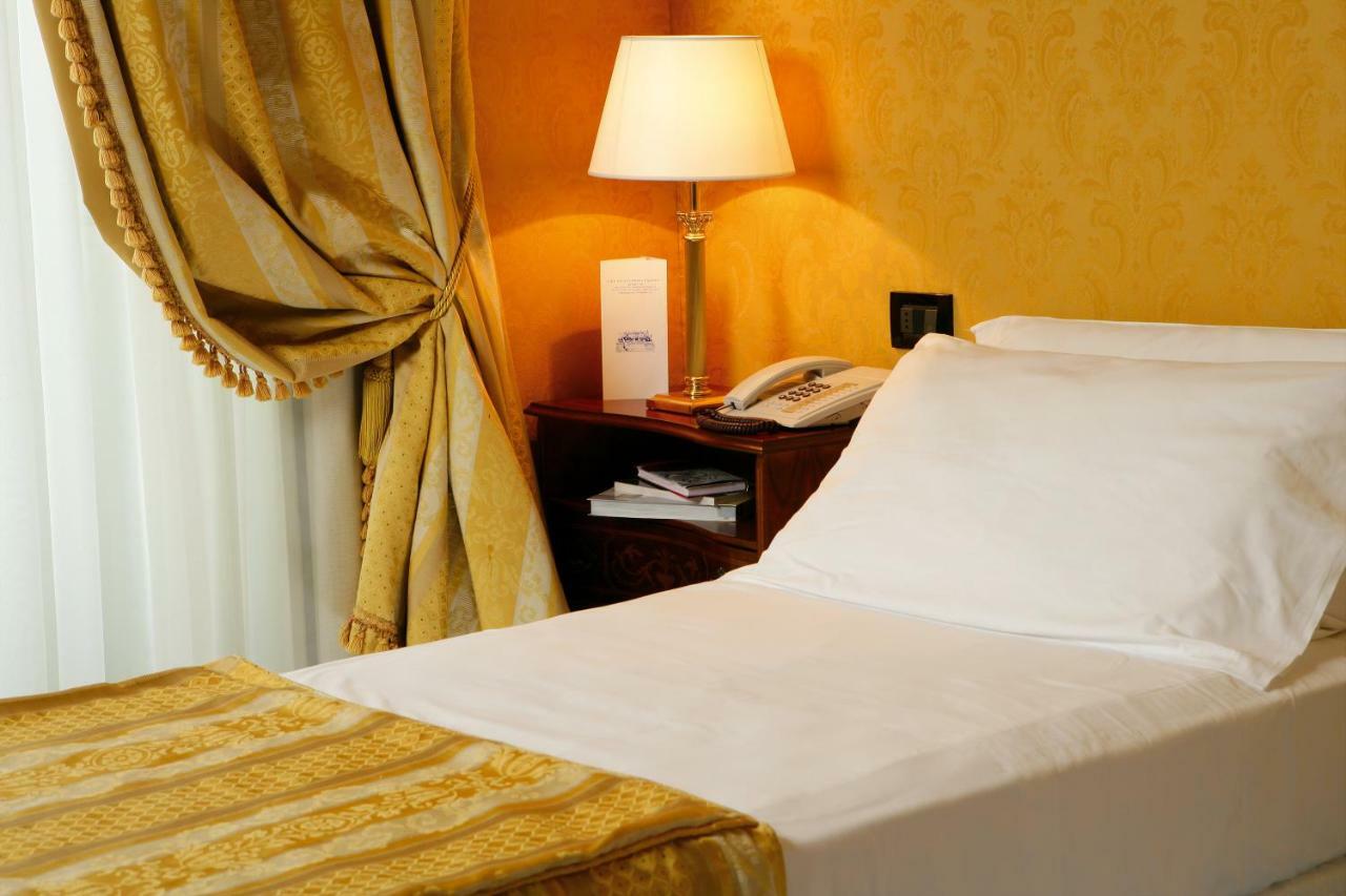 Lido Palace Hotel באוונו מראה חיצוני תמונה
